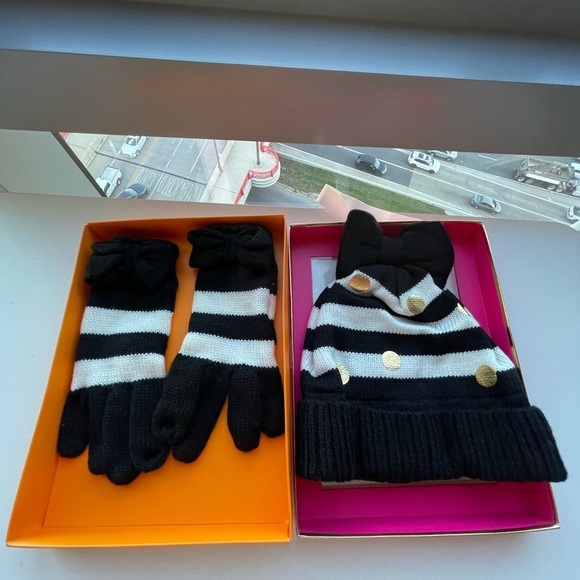 Kate Spade New York Girly Cute Girls Bow Polka Dot Hat & Gloves Set Small Medium - Picture 2 of 2